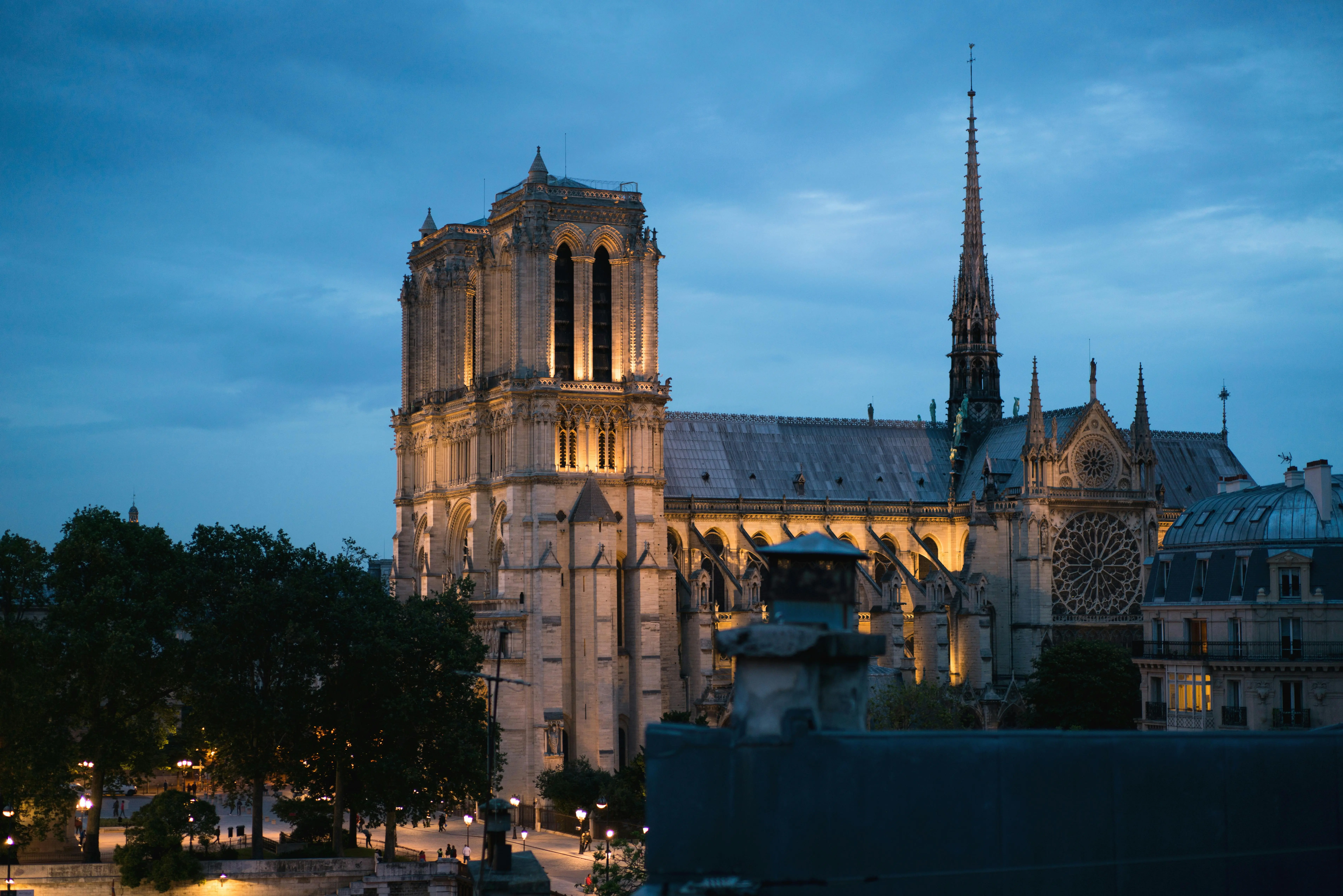 Quiet Places to Work Remotely in Paris: From Coworking Spaces to Private Home Offices