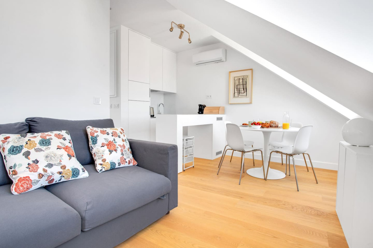 Efficient Urban 1br Flat In Lisbon Center -- Work-from-home Setup & Fast Wifi #1