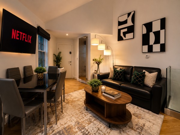 Work From Home In Style: Upscale 2-bed Covent Garden Flat, 150 Sqm #2