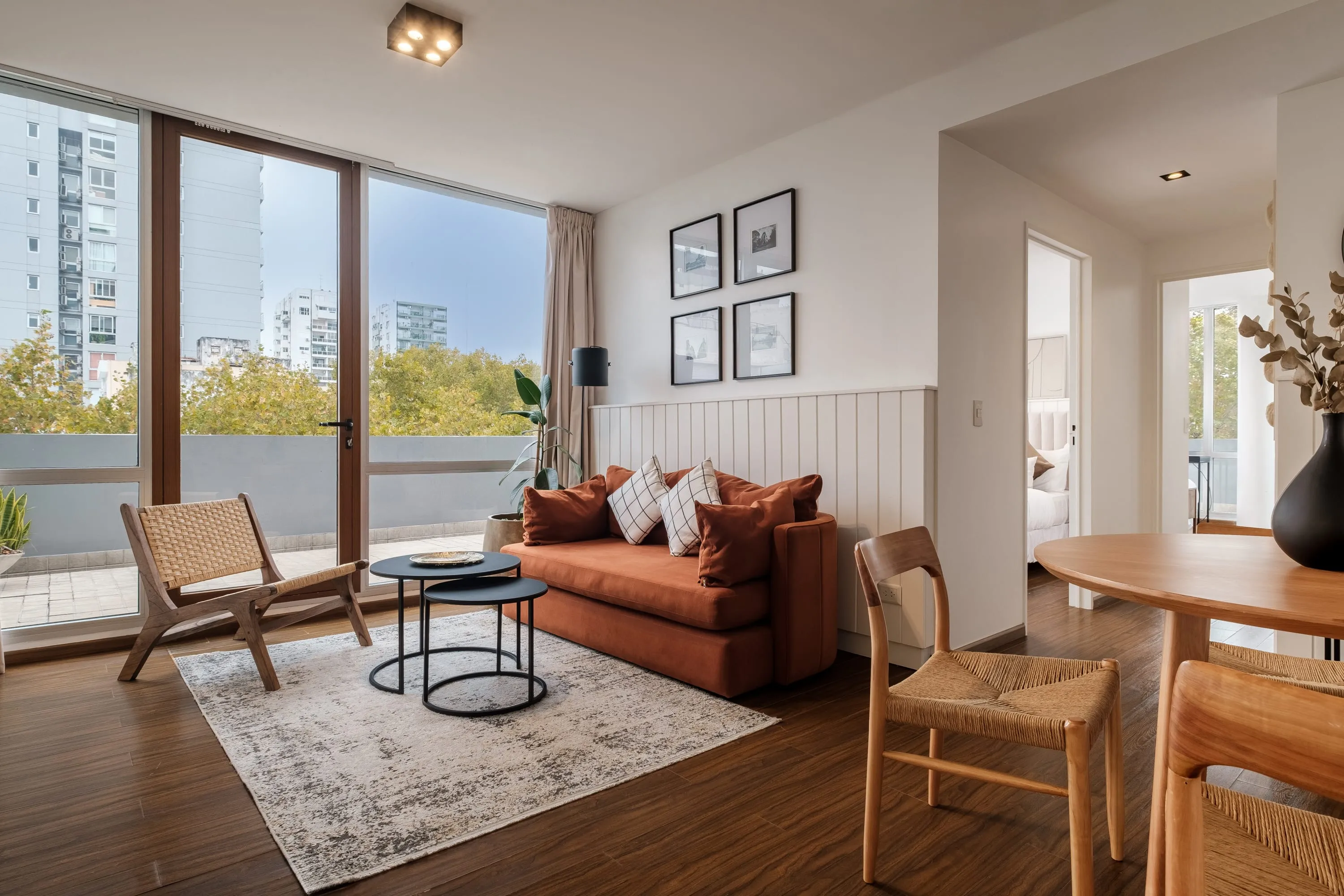 Compact 2-bedroom Flat With Private Terrace And Rooftop Pool For Remote Work In Soho