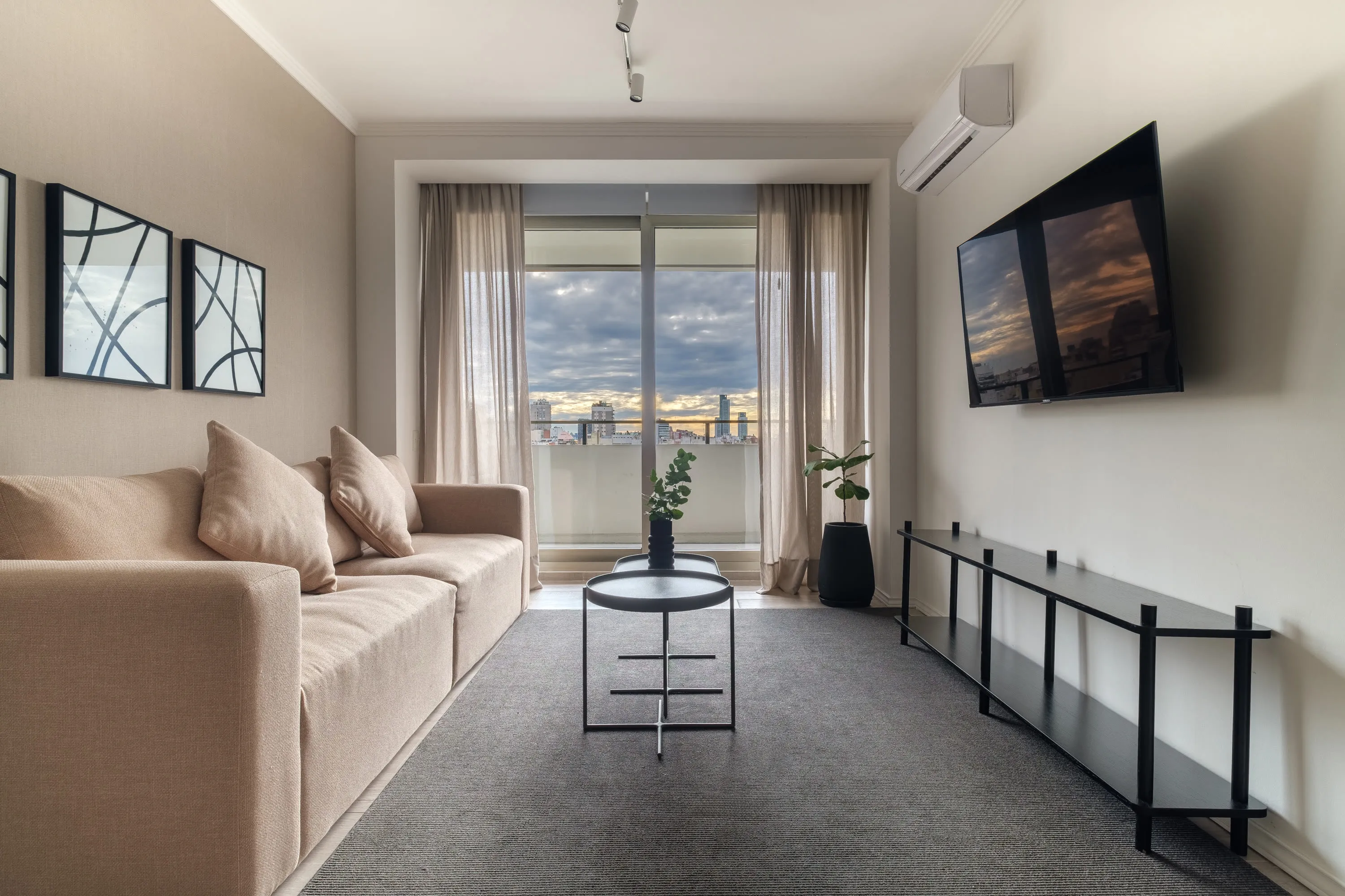 Premium 1-bed Flat With Dedicated Home Office In Recoleta, Buenos Aires