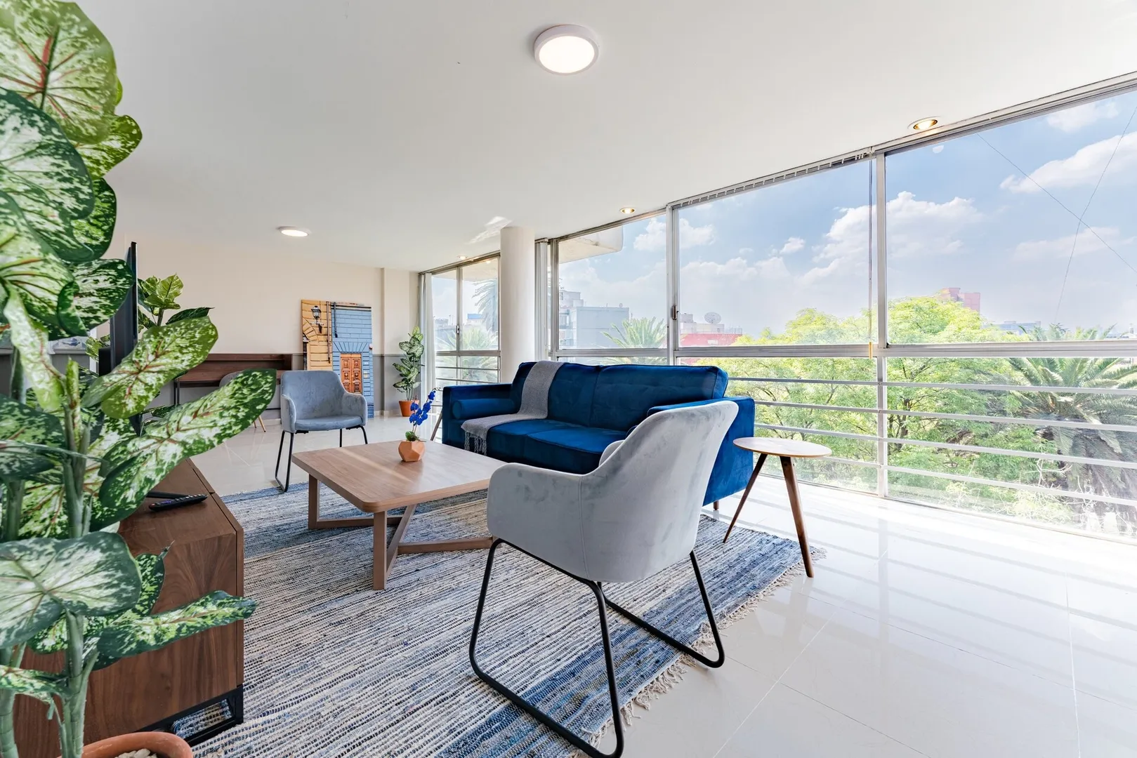 Elegant 4-bed Flat In Condesa With Balcony And Dedicated Home Office For Remote Work