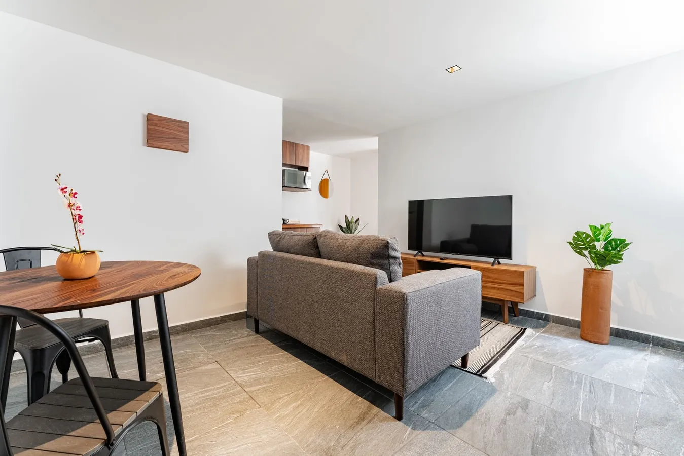 Charming 1-bed Flat With Home Office & Terrace In Santa Maria La Ribera, Mexico City
