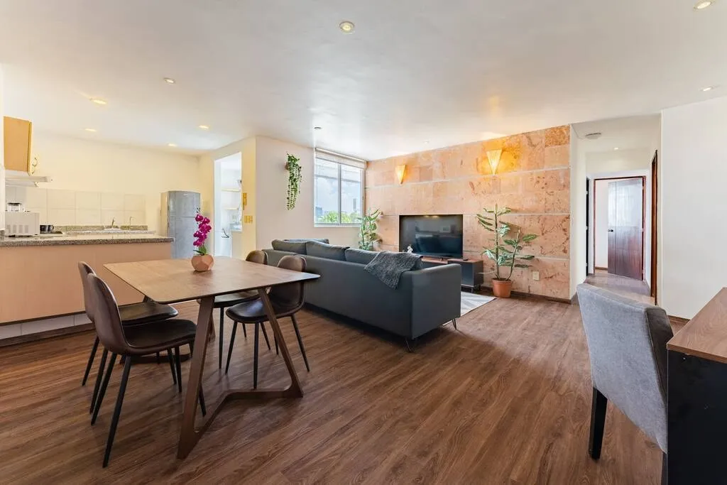 Efficient 2br City Flat With Dedicated Home Office In Mexico City For Remote Work