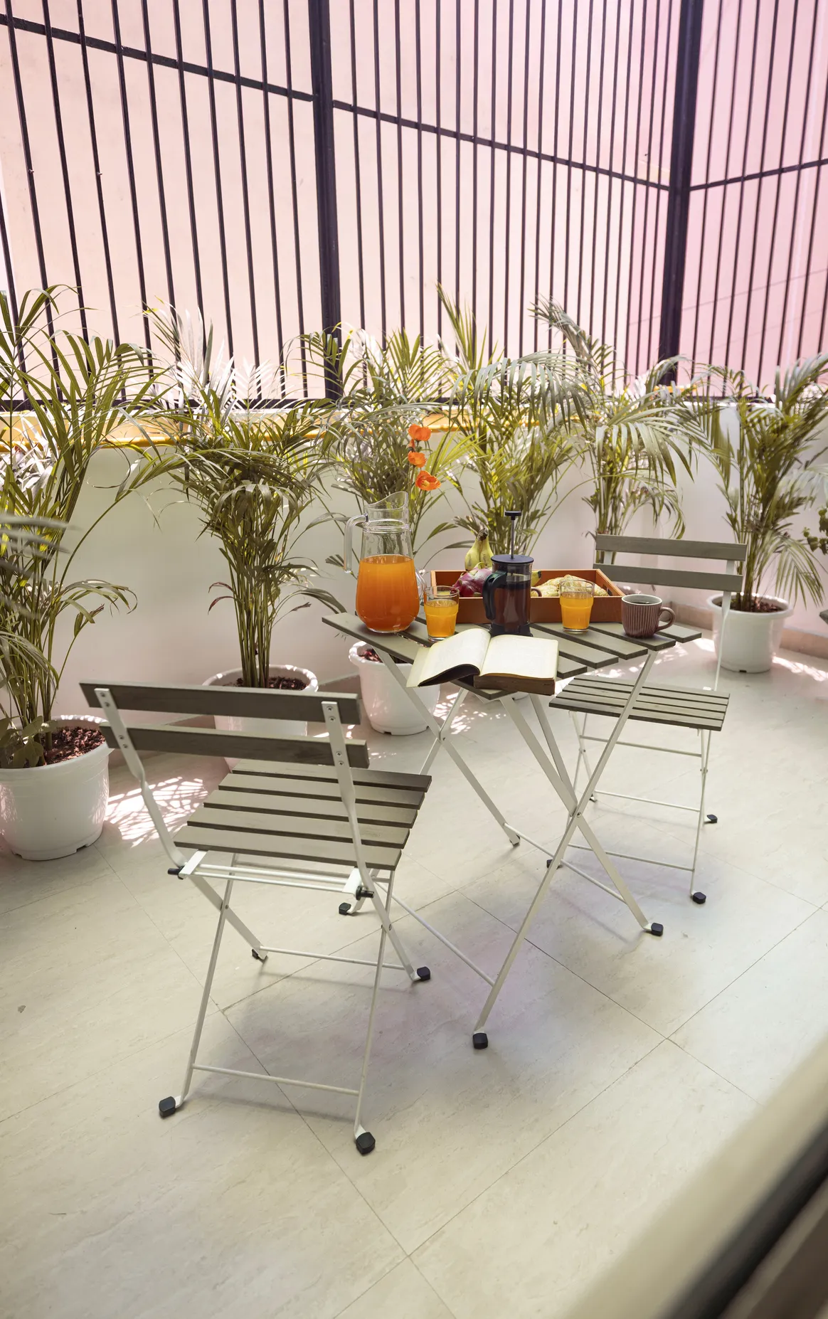 Trendy 3-bed City Flat With Private Balcony & Home Office Space In Delhi #3