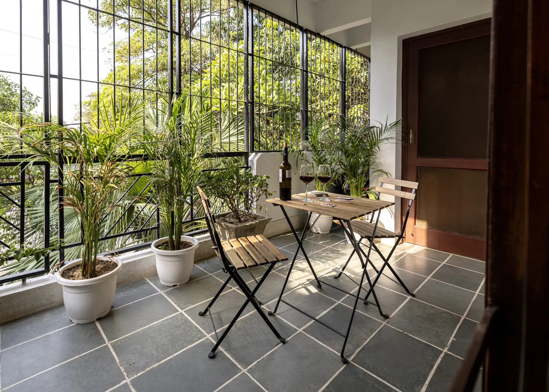 Trendy 3-bed City Flat With Private Balcony & Home Office Space In Delhi #5