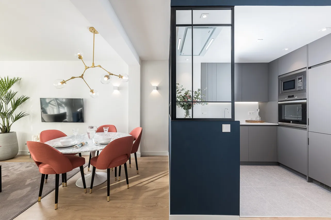Sophisticated Madrid Flat With Dedicated Home Office And Urban Charm For Remote Work #3