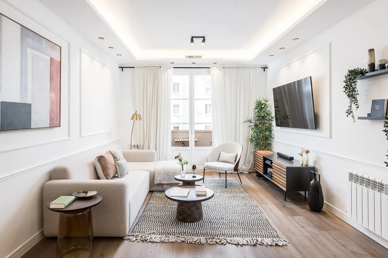 Sleek, Roomy 115m2 Madrid Flat - Bright Home-office Nook For Remote Work #3
