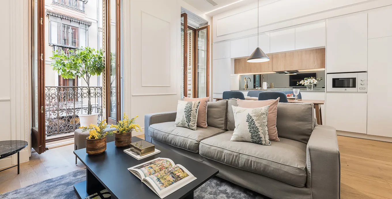 Spacious Madrid Designer Flat With Dedicated Home Office For Remote Work Success