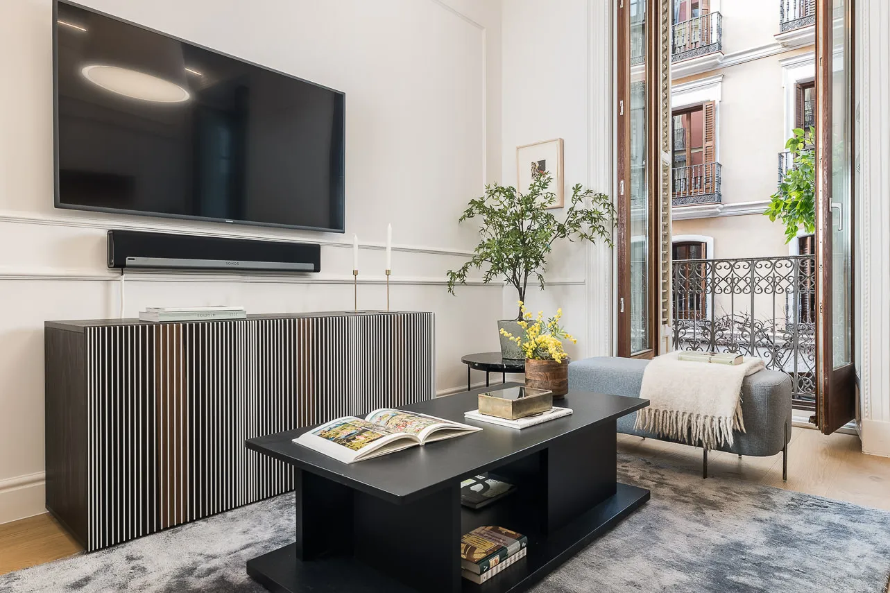 Spacious Madrid Designer Flat With Dedicated Home Office For Remote Work Success #5