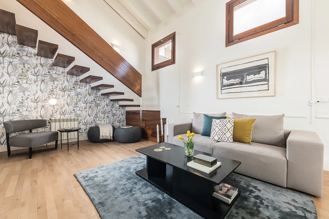 Elegant Madrid Flat With Spacious Home Office And Modern Comforts For Remote Work #2