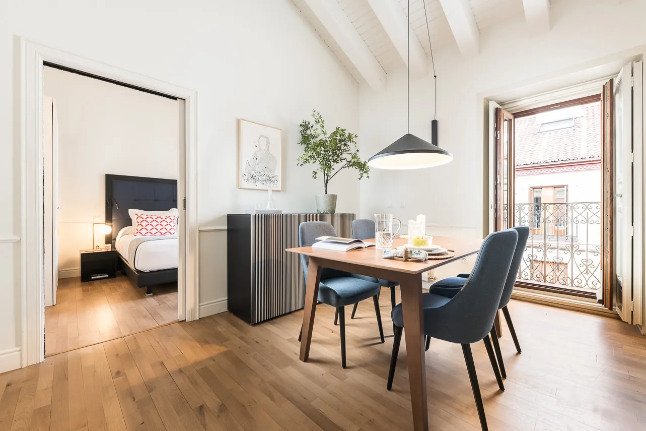 Designer Madrid Flat With Smart Tech And Dedicated Home Workspace For Remote Professionals #4