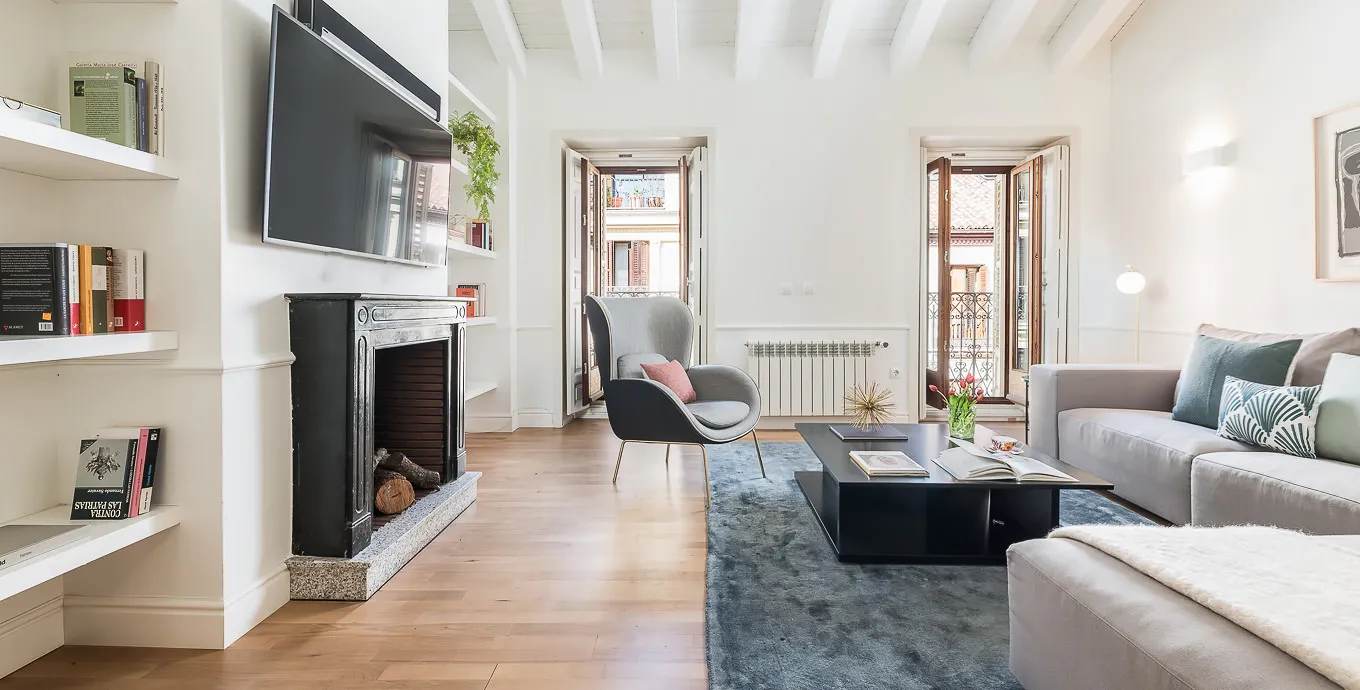 Impressive Madrid Flat With Roomy Home Office & City Views For Remote Productivity