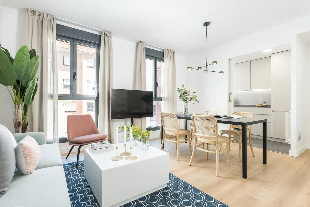 Spacious 2-bedroom Contemporary Flat In Madrid With Work-ready Layout #2