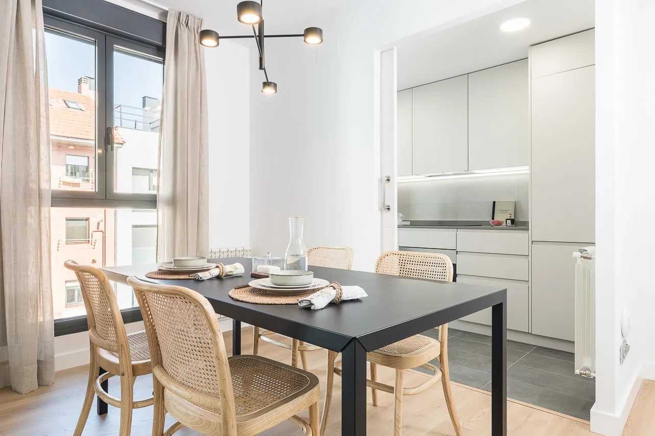 Contemporary Spacious 2-br Flat In Madrid -- Dedicated Home Office & Fast Wi-fi #5