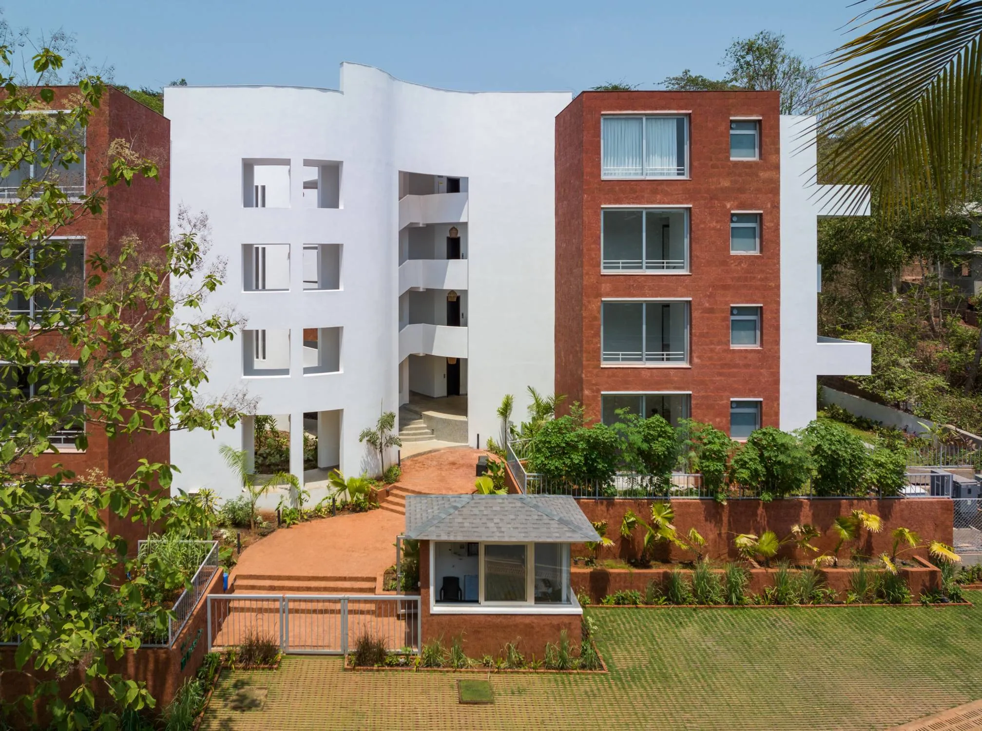 Sleek 2-bed City Flat With Private Balcony And Remote Work Setup In Goa #3