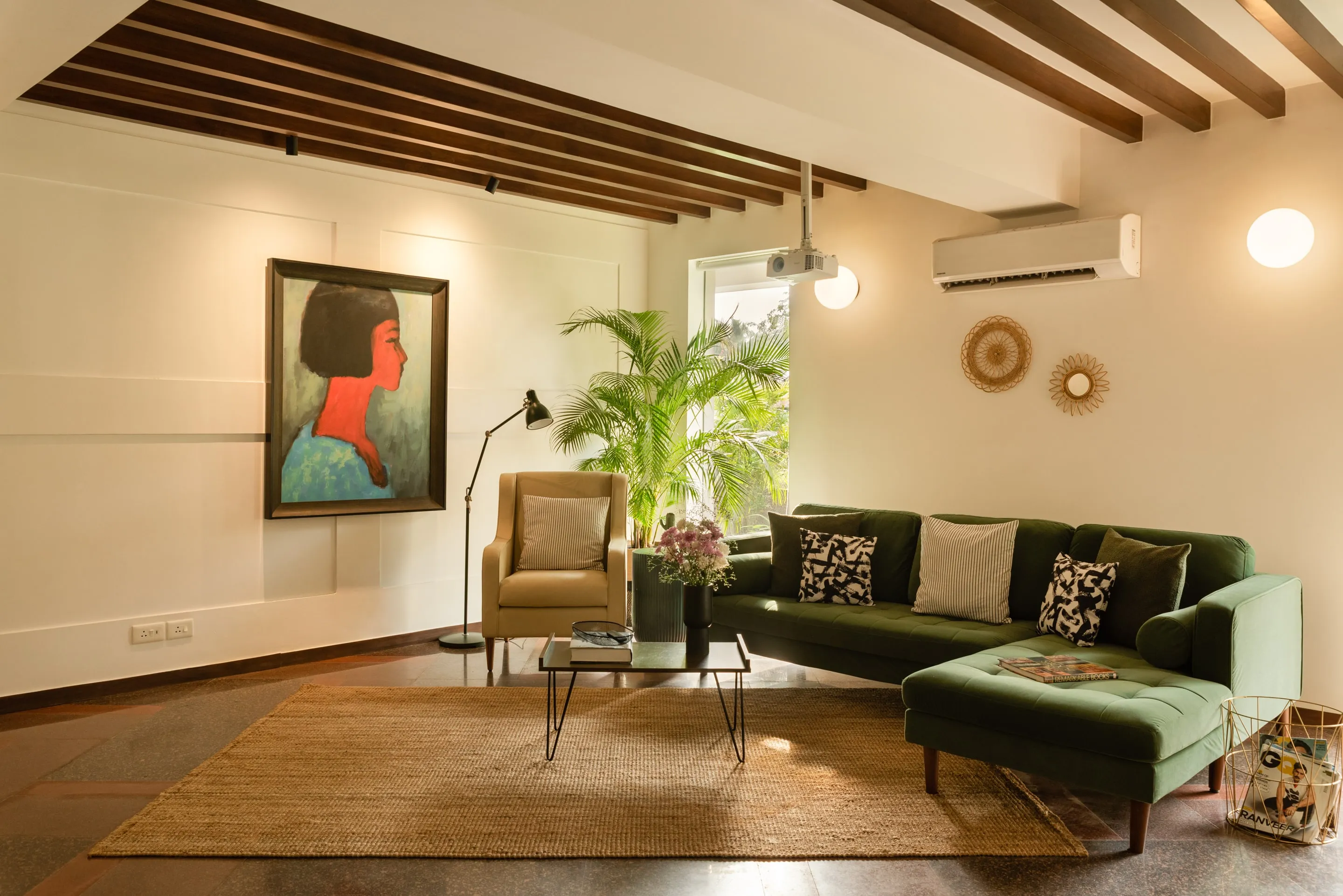 Elegant 2-bed Flat With Dedicated Home Office In Goa's Central Location