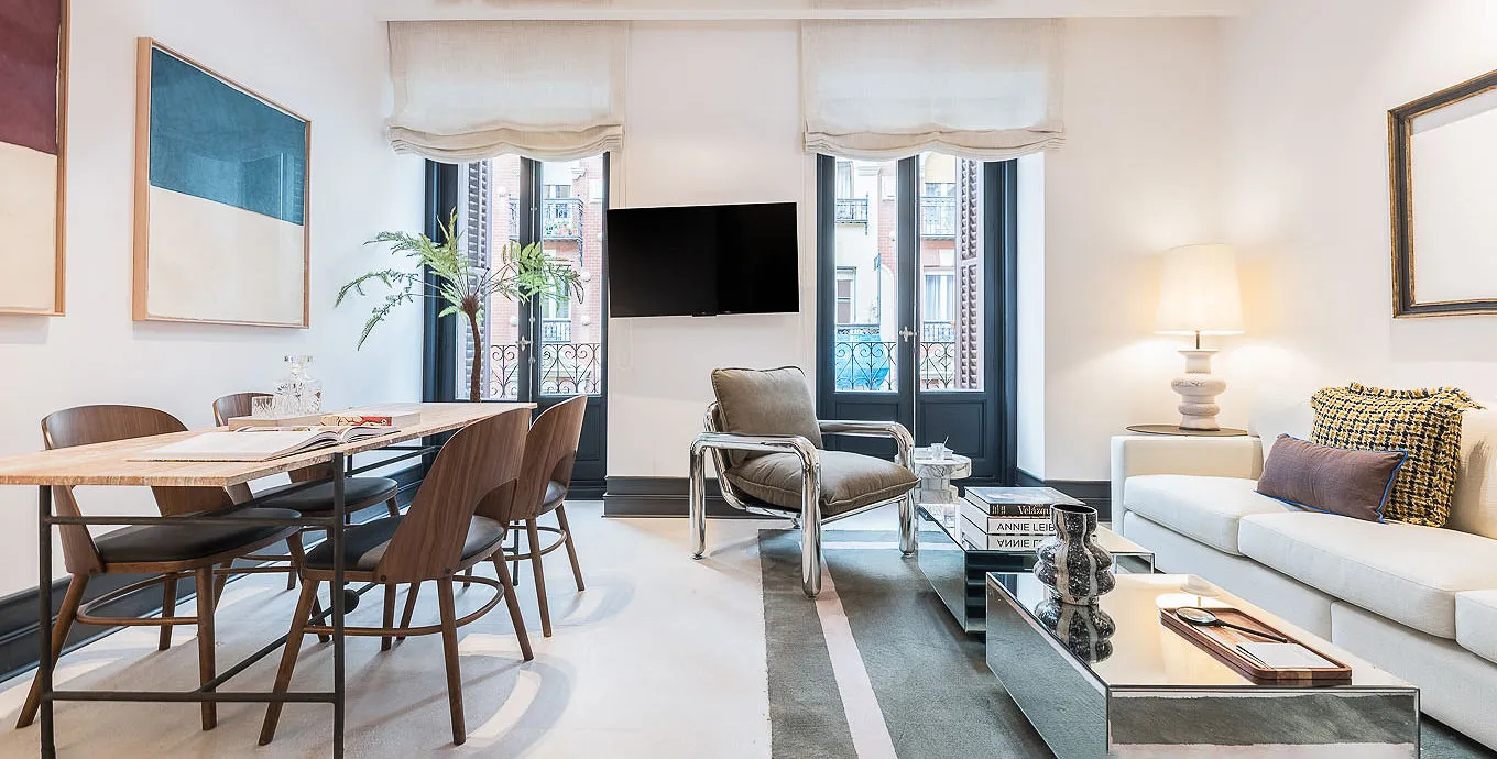 Designer Madrid Flat With Bright Home Office And Modern Comforts For Remote Work