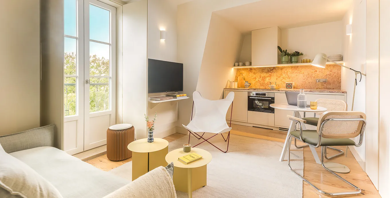 Cozy Modern Lisbon Flat: For Remote Work
