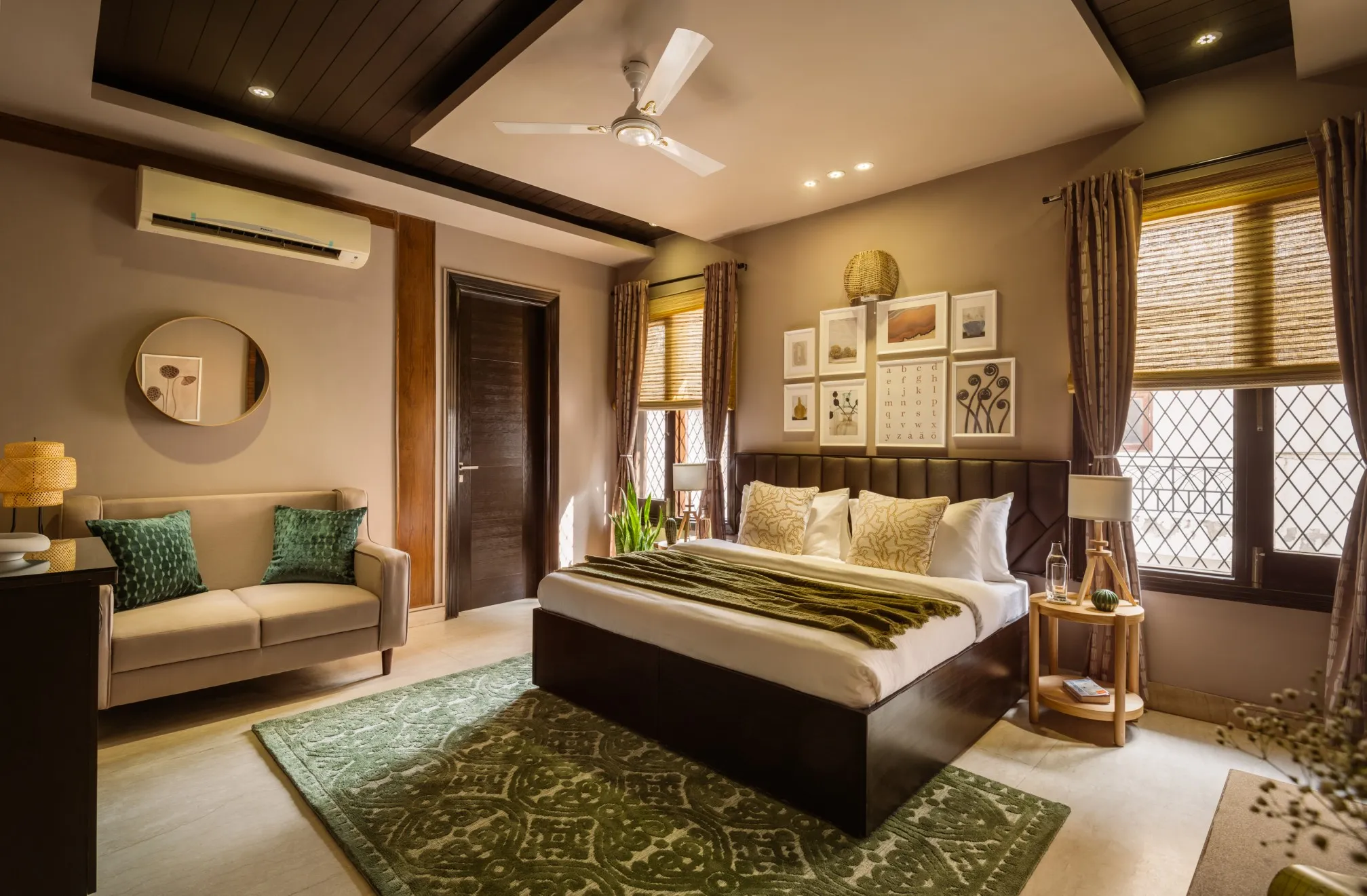Contemporary 3-bed Flat With Dedicated Home Office In Delhi For Remote Work Flexibility
