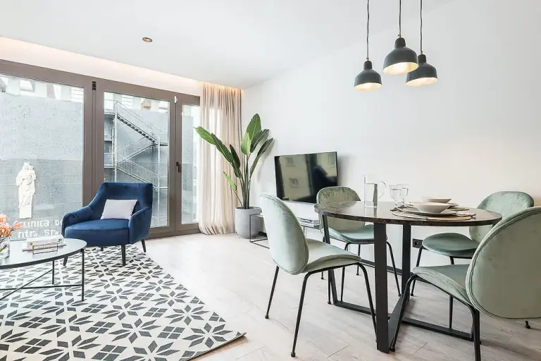 Sleek 52m2 Barcelona Flat With Dedicated Home Office & City Views For Digital Nomads