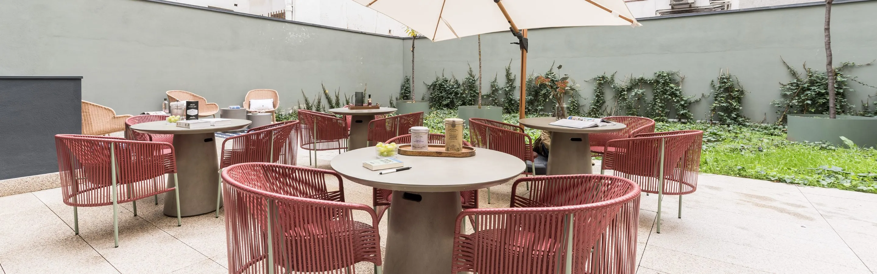 Charming Madrid Flat With Dedicated Home Office For Digital Nomads And Remote Work #2