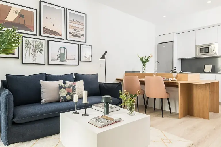 Stylish Madrid Flat With Bright Home Office And City Views For Remote Work