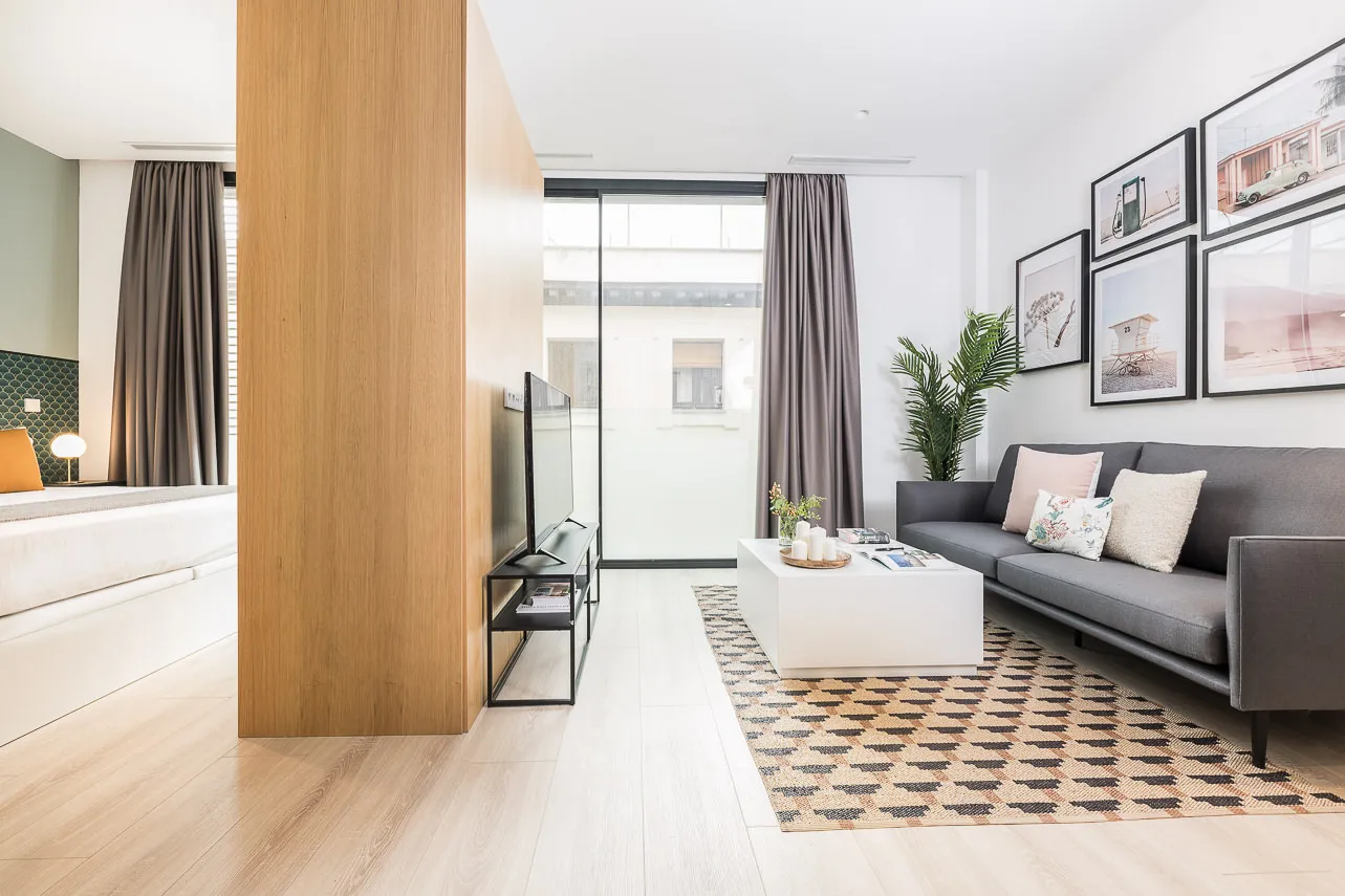Trendy Madrid Flat With Cozy Workspace For Seamless Remote Work #4