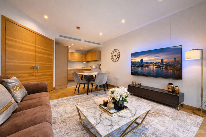 Elegant Penthouse At Battersea Power Station - 200sqm, River-view Balcony, Remote-work Ready