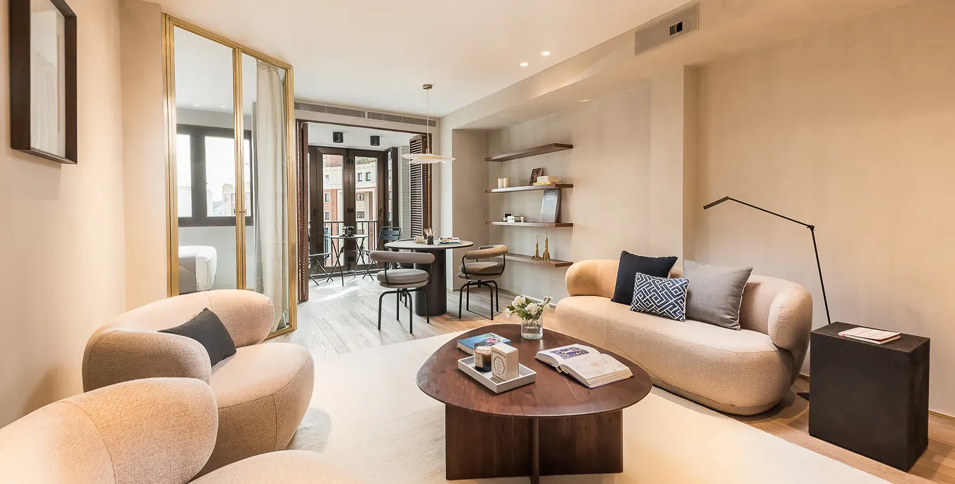 Upscale Madrid Flat With Efficient Home Office For Remote Work And Digital Nomad Comfort