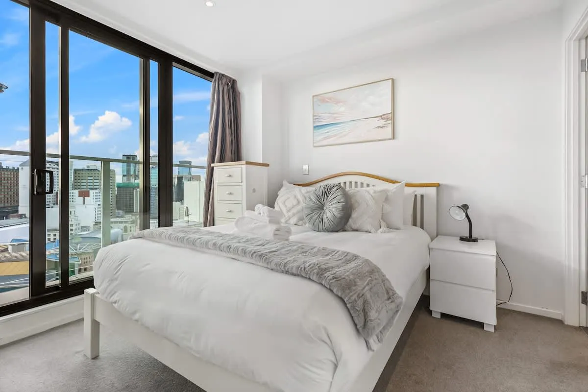 Sophisticated Cozy 2br Metropolitan Flat In Auckland Cbd - Work-ready, Pool & Gym #3