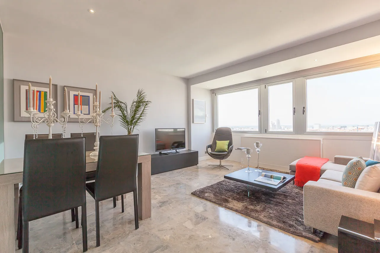 Modern 50m2 Madrid Flat With Bright Home Office For Remote Work Flexibility #3