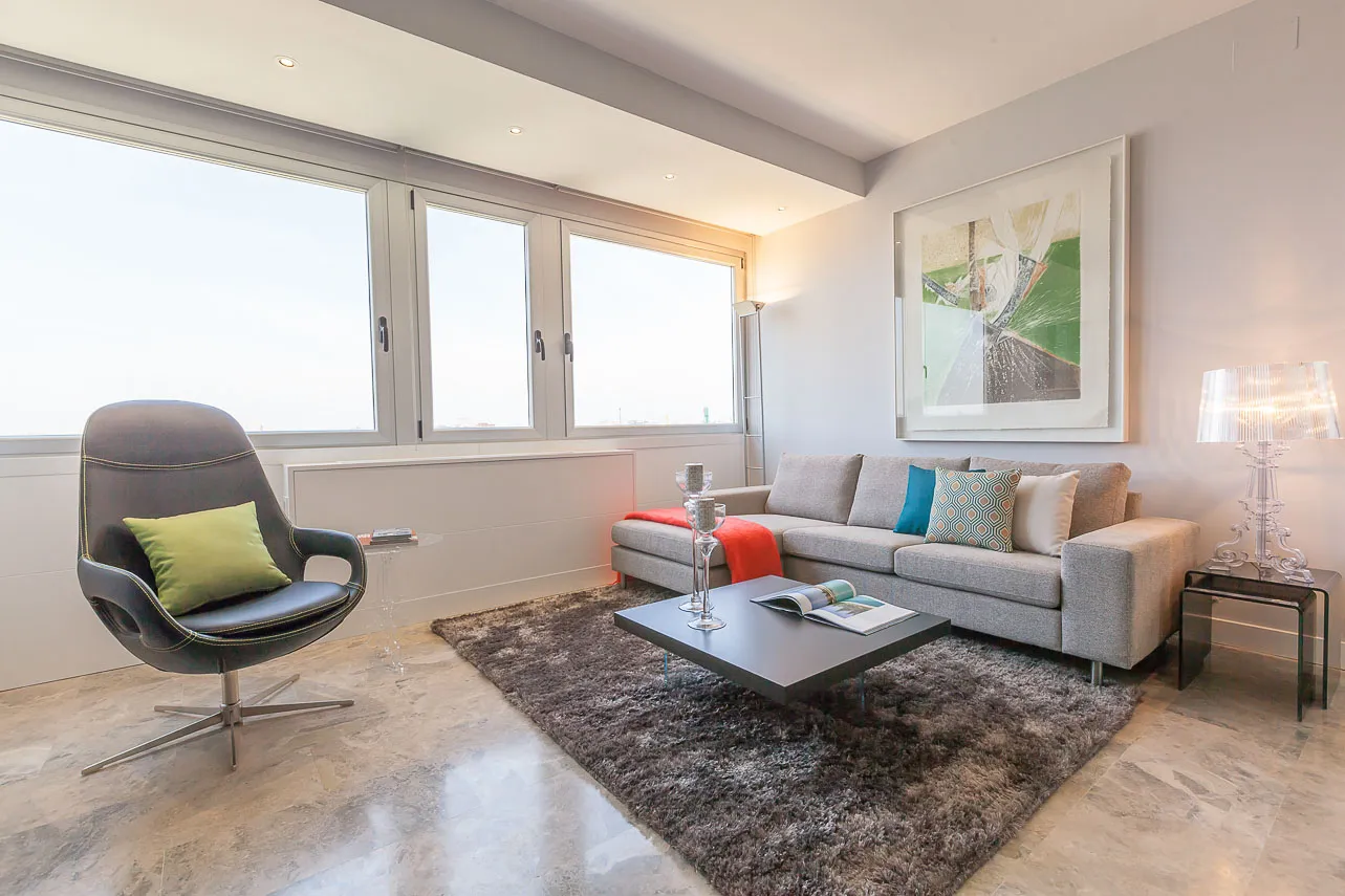 Modern 50m2 Madrid Flat With Bright Home Office For Remote Work Flexibility #4
