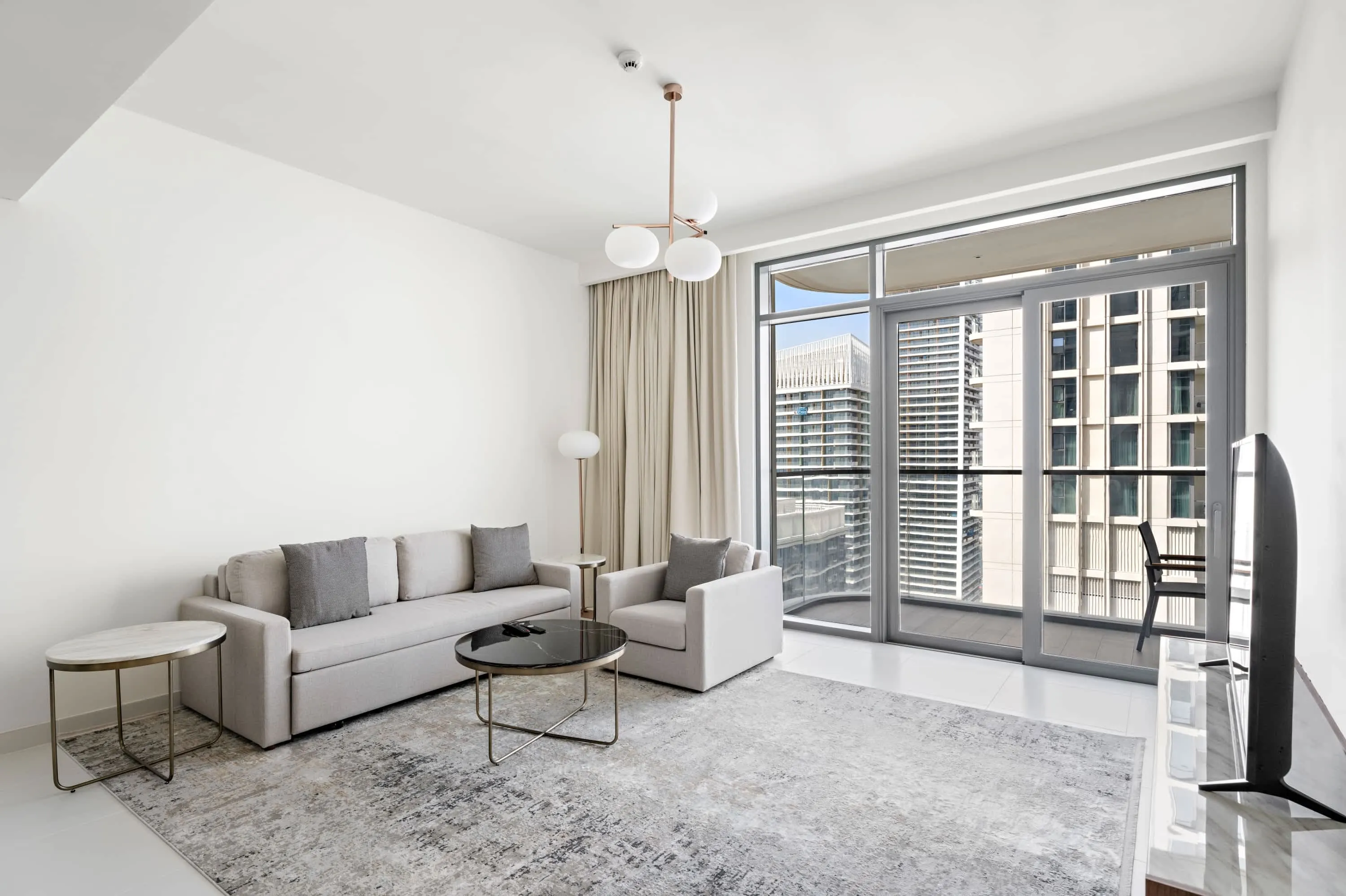 Refined 77m2 Dubai Flat With Bright Home Office For Digital Nomads In Marina #3