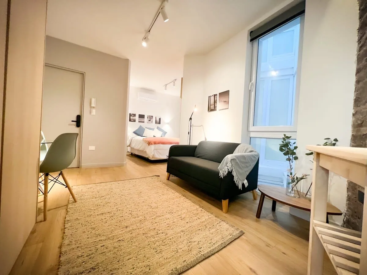 Cozy Santiago 1-bed Flat With Dedicated Home Office For Remote Work Flexibility