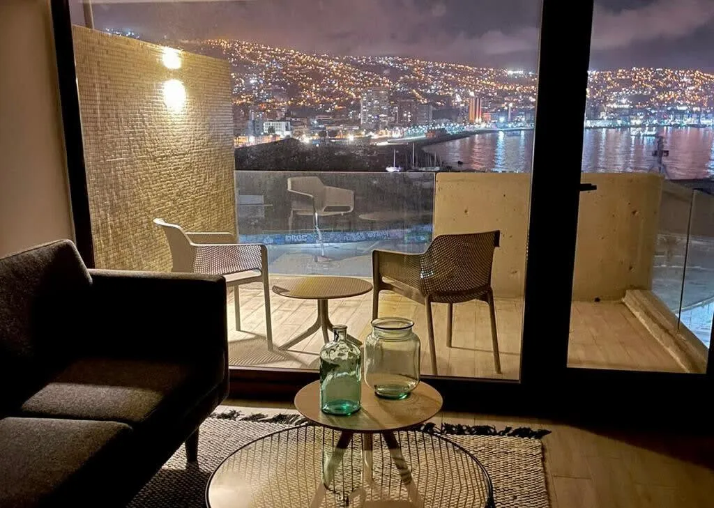 Sleek 30m2 Flat With Dedicated Home Office In Central Valparaiso For Remote Work #3