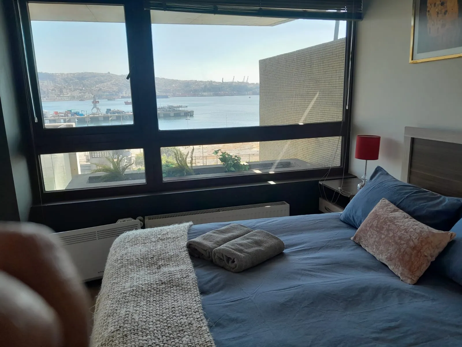 Airy 60m2 City Flat With Bright Home Office And City Views For Remote Work