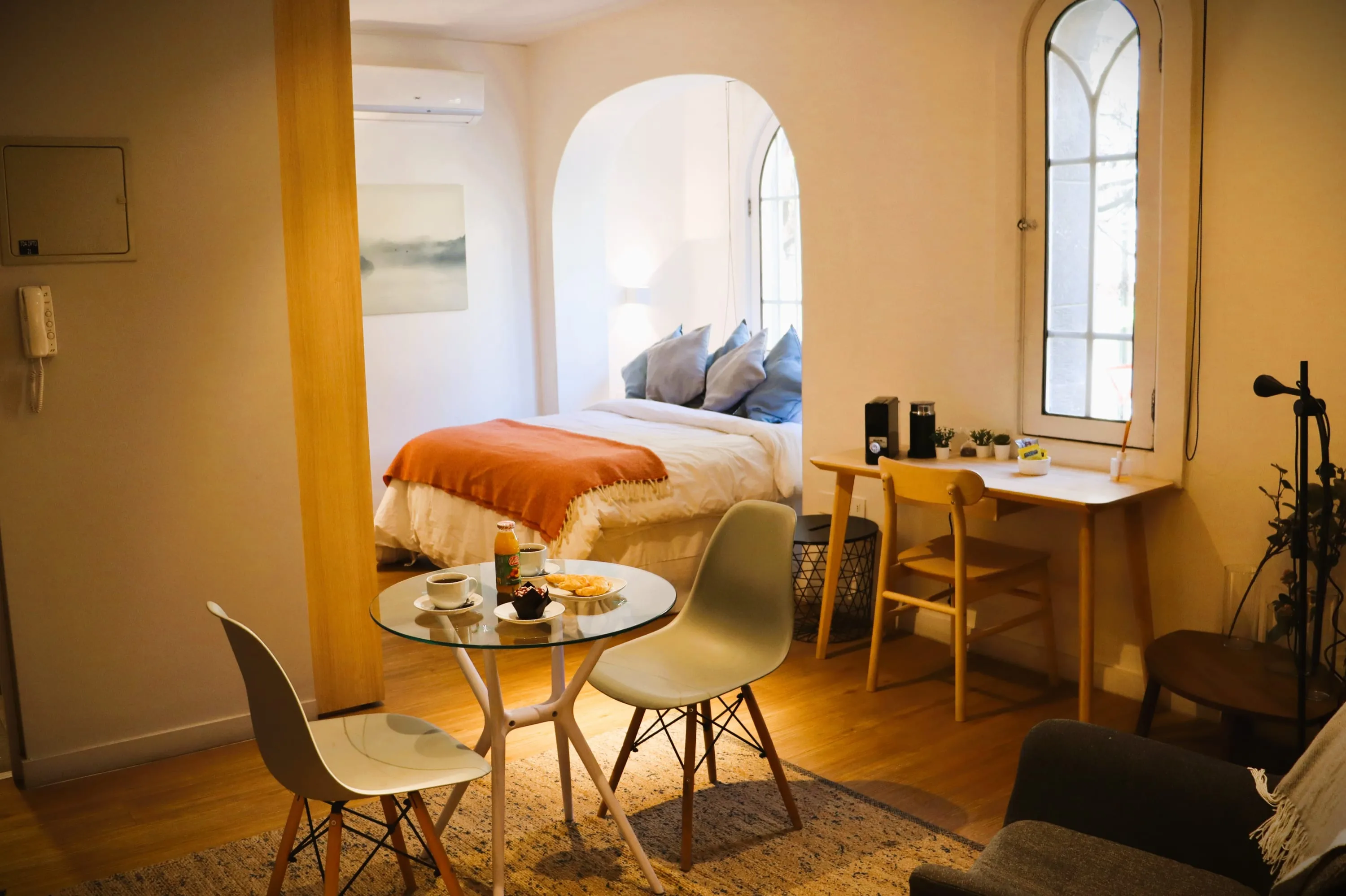 Compact 1-bed Flat With Dedicated Home Office In Santiago's Lastarria District