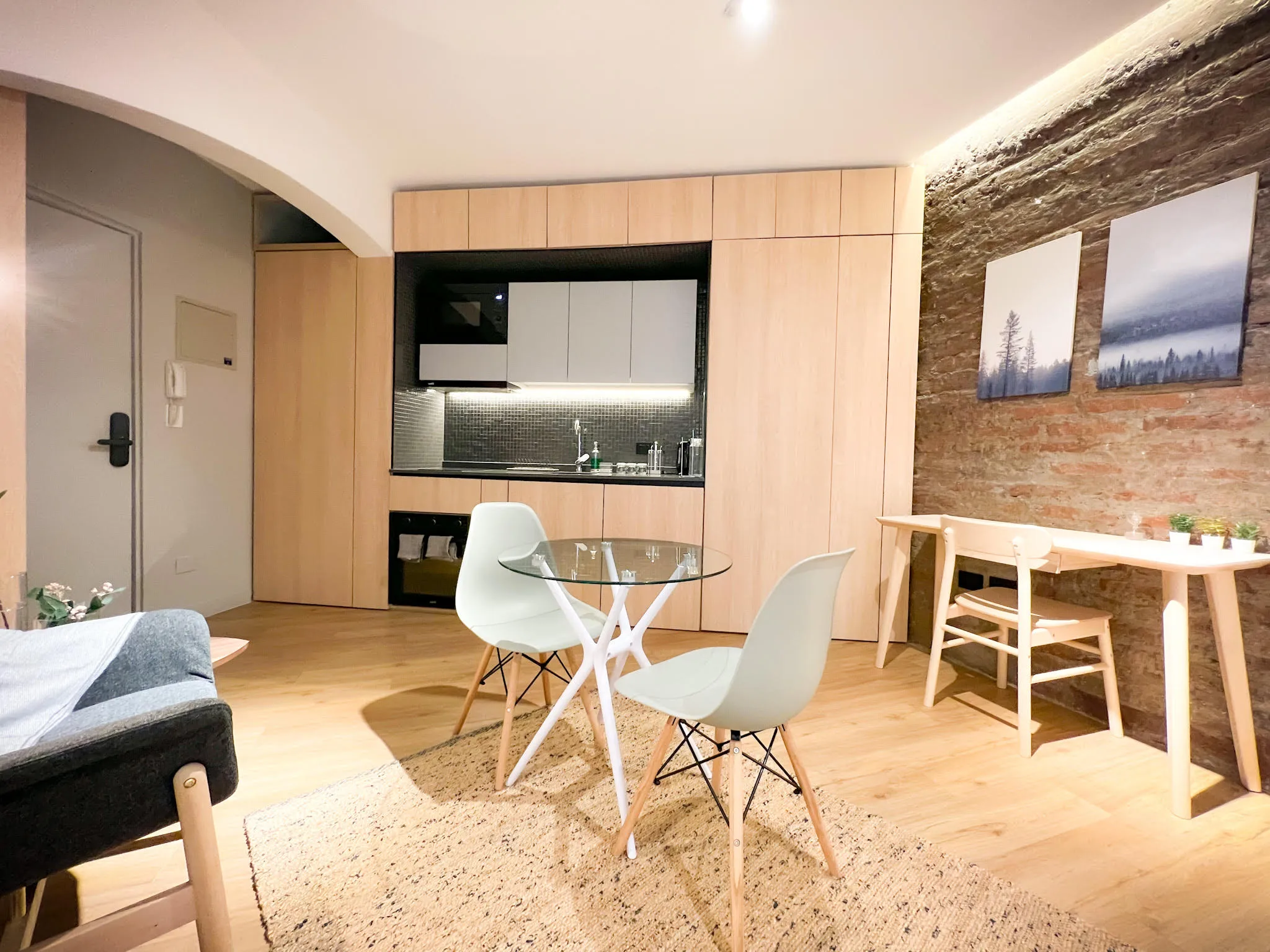 Cozy Designer Flat With Dedicated Home Office In Santiago's Lastarria District