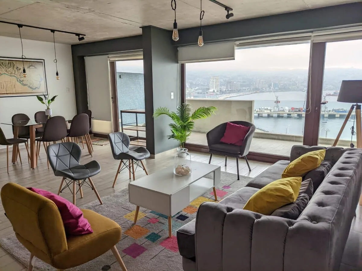 Roomy Sleek 4br Flat With Bright Home Office And Scenic Views For Remote Work #4