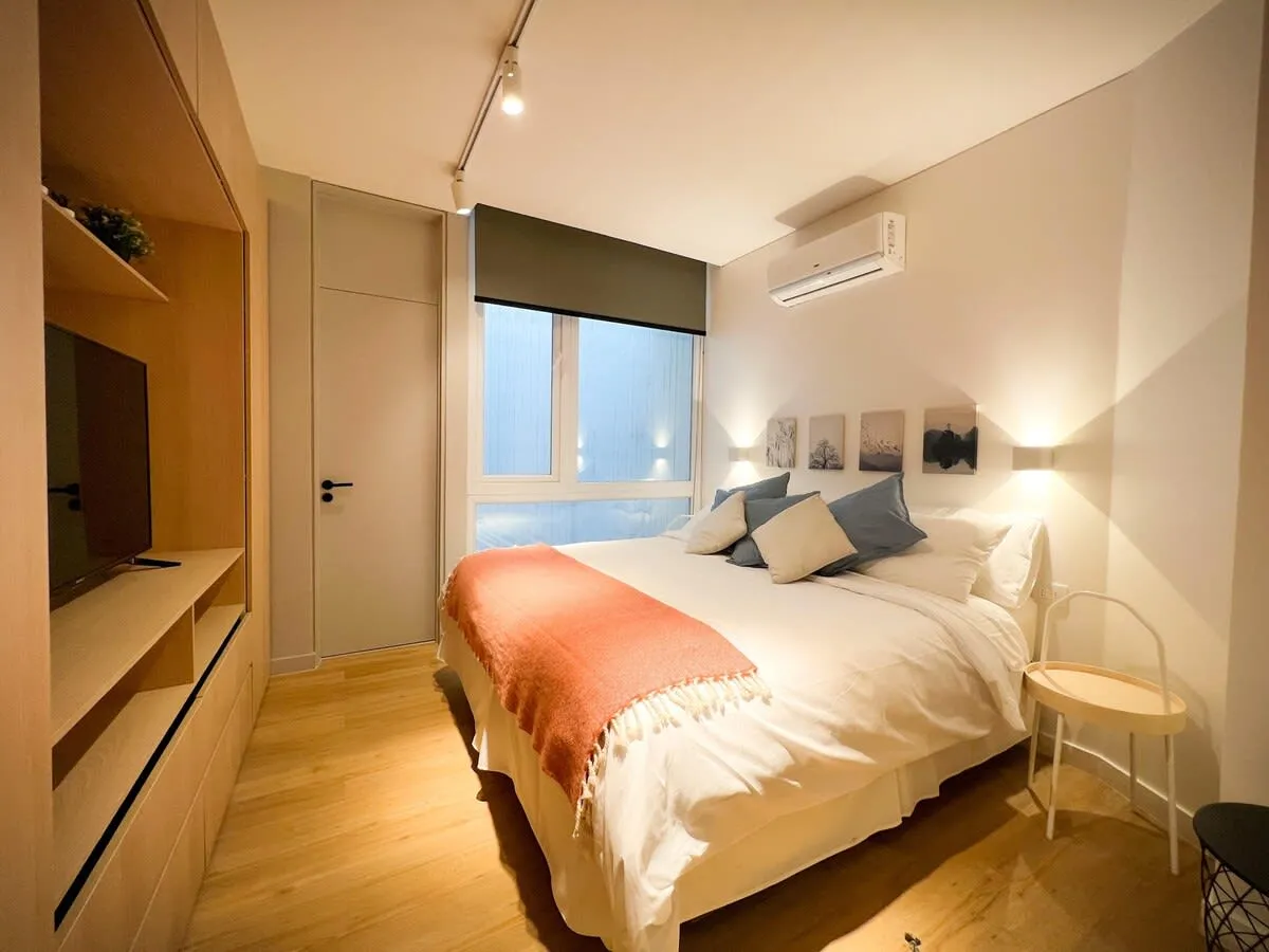 Urban 40m2 Flat With A Dedicated Home Office In Santiago's Lastarria District
