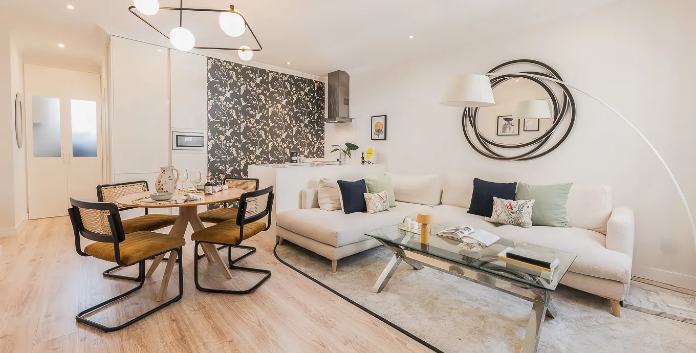 Spacious Madrid Flat With Dedicated Home Office And Digital Nomad-friendly Layout