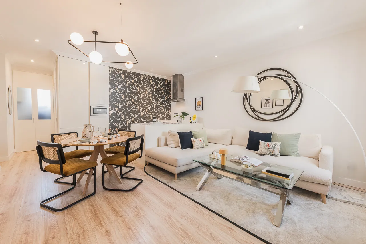 Spacious Madrid Flat With Dedicated Home Office And Digital Nomad-friendly Layout #2