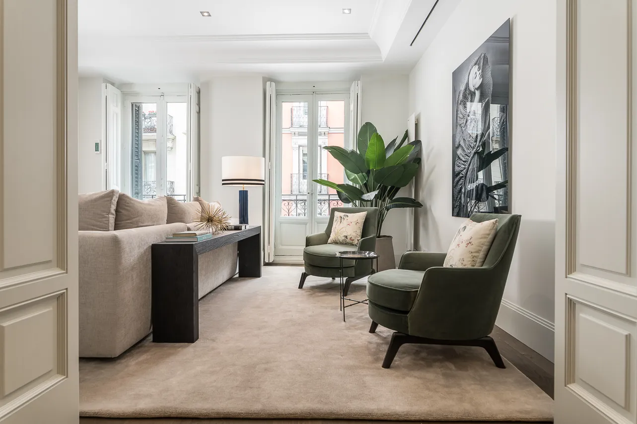 Trendy Madrid Flat With Spacious Home Office And Modern Design For Remote Work #3