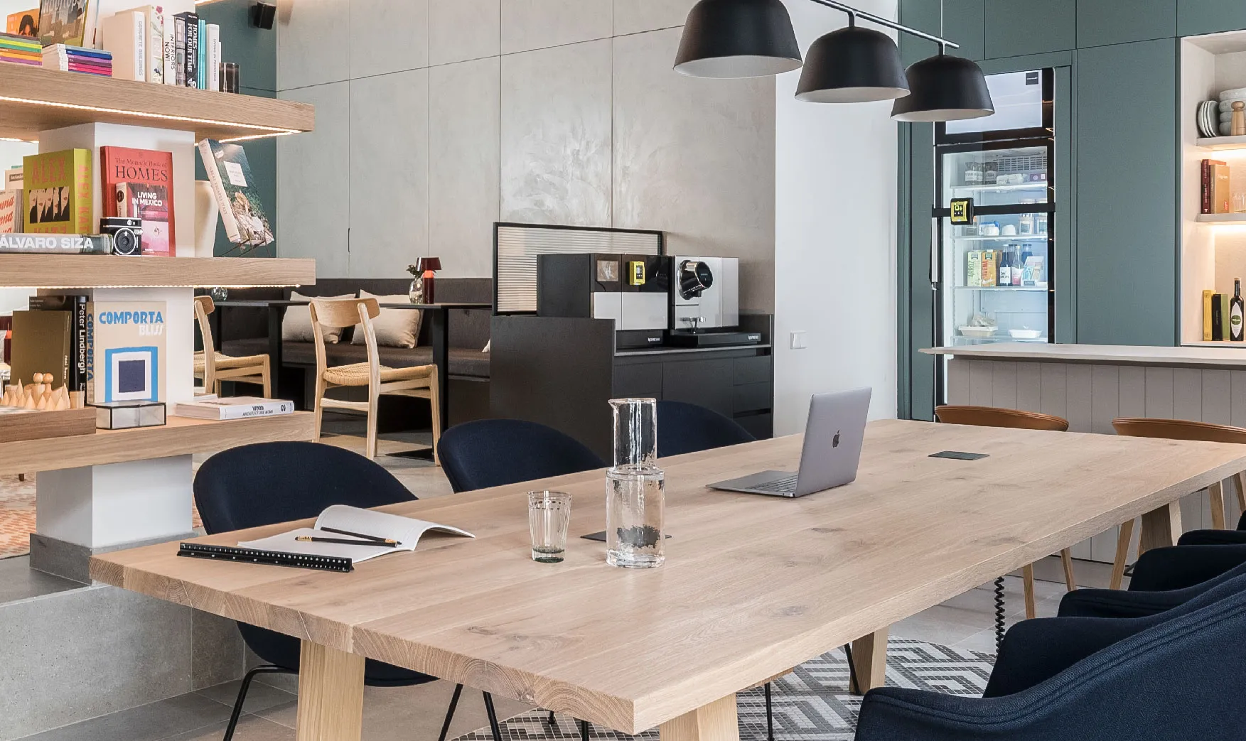 Charming Madrid Flat With Dedicated Home Office Space For Remote Work Success #3