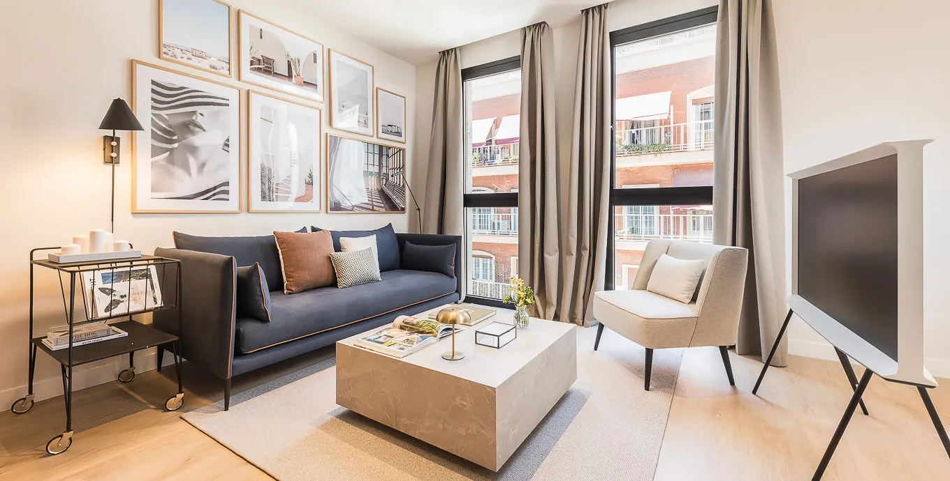 Contemporary Madrid Flat With Dedicated Home Office For Digital Nomads And Remote Work