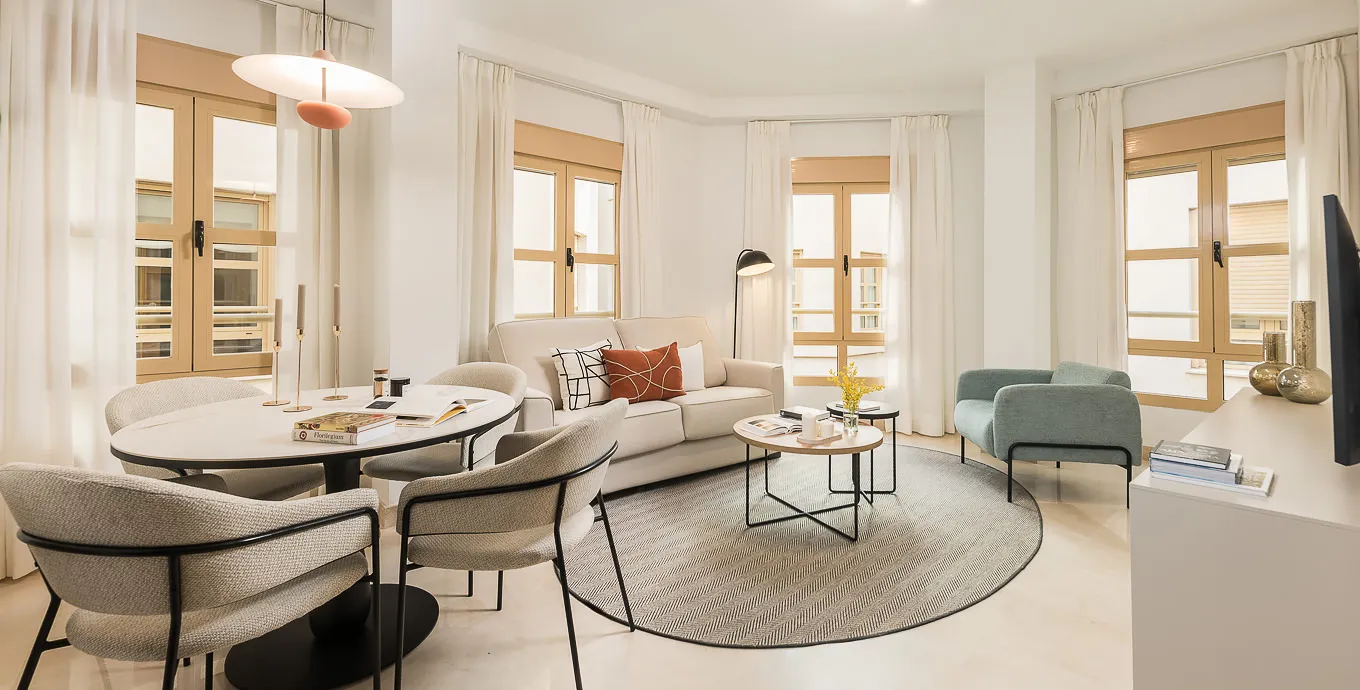 Sleek 61m2 Malaga Flat With Dedicated Home Office For Digital Nomads