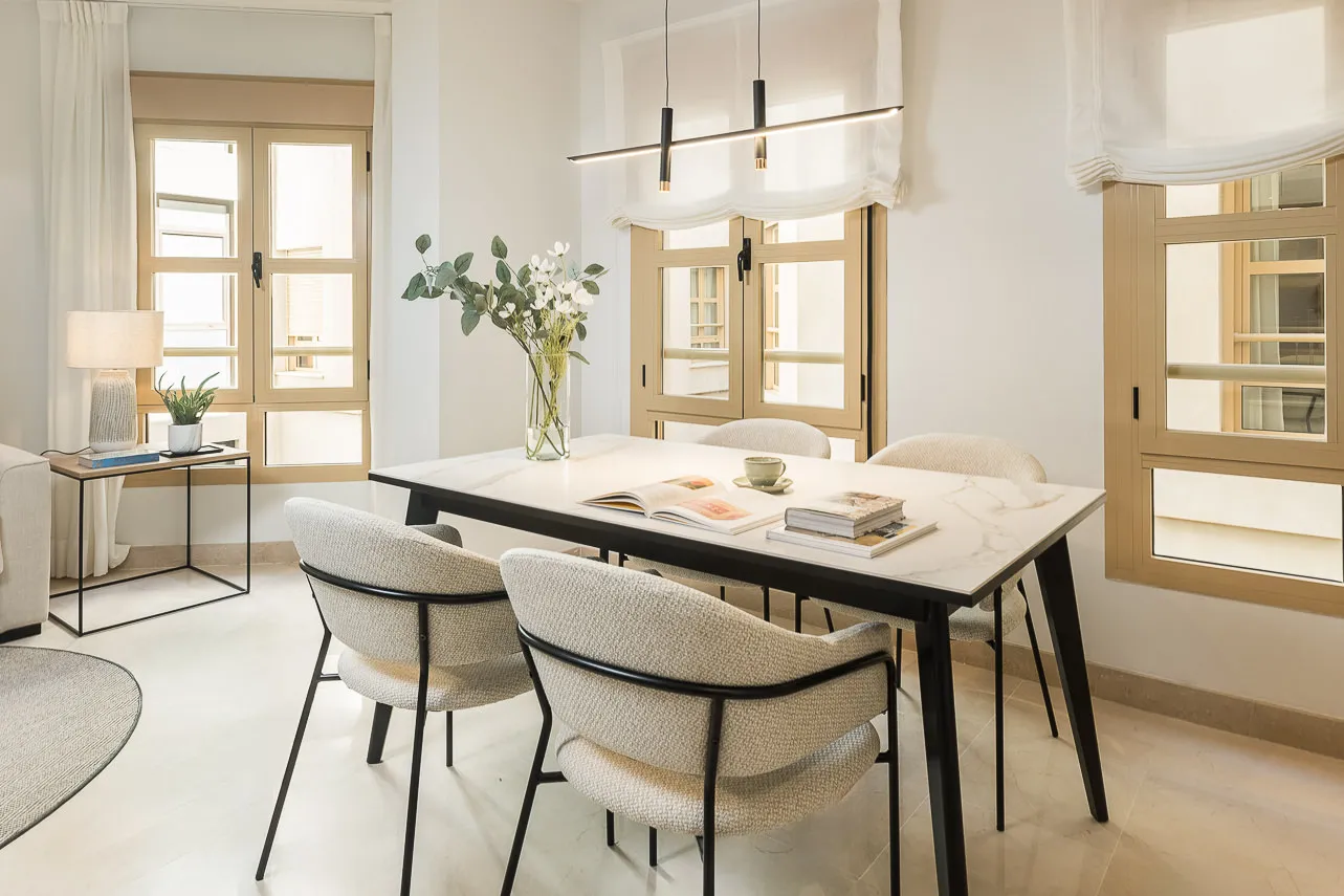 Upscale Malaga Flat With Spacious Home Office For Remote Work Flexibility #4