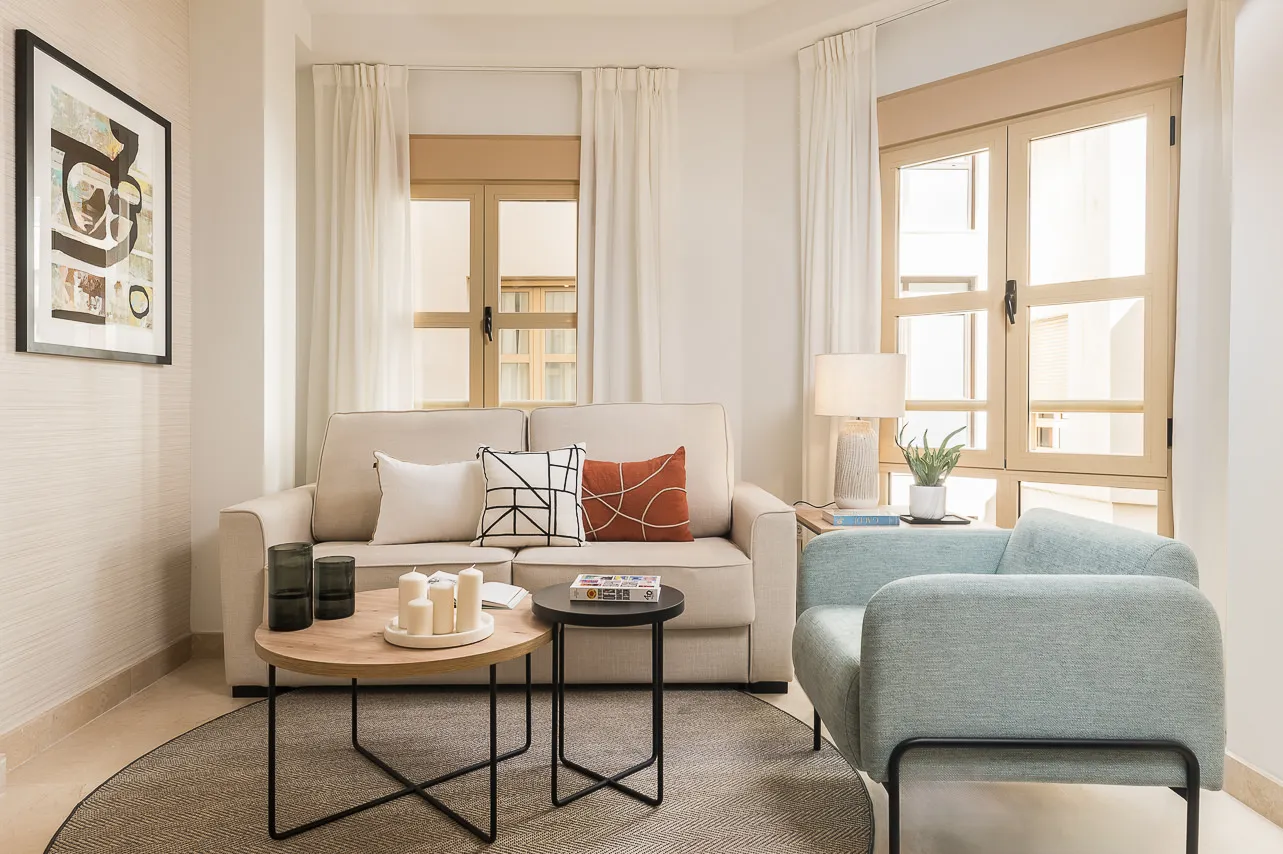 Upscale Malaga Flat With Spacious Home Office For Remote Work Flexibility #3