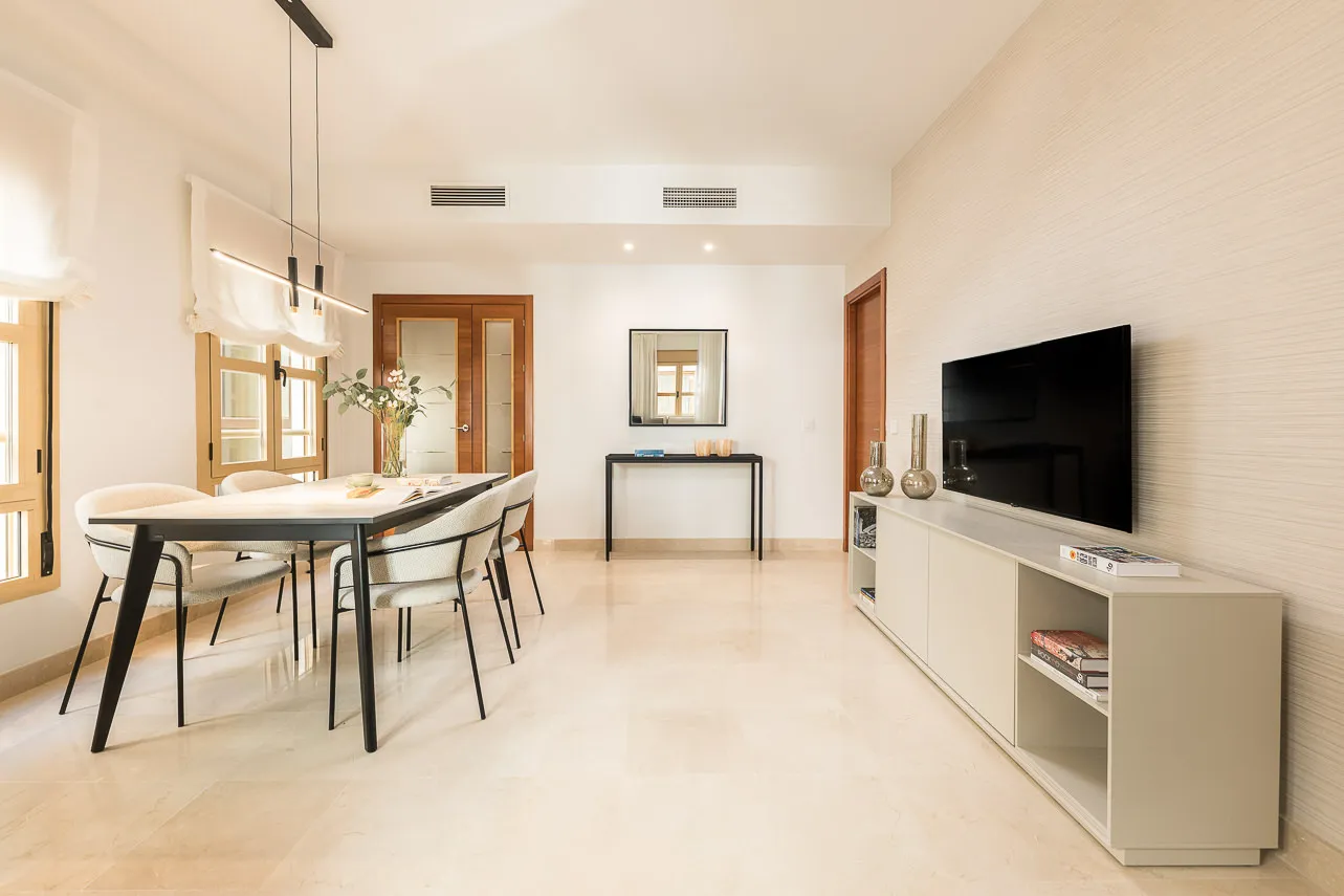 Upscale Malaga Flat With Spacious Home Office For Remote Work Flexibility #5